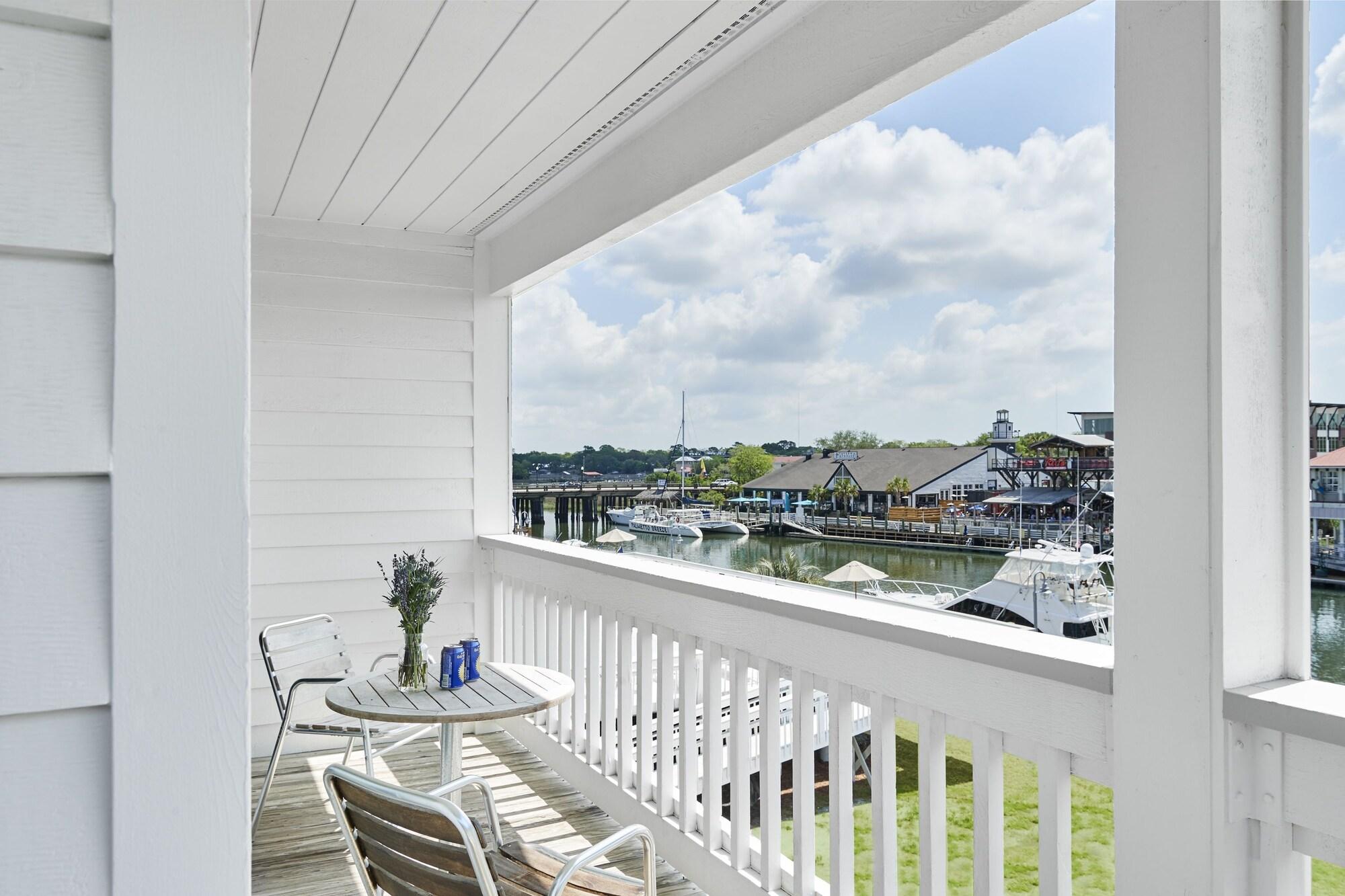 Shem Creek Inn Mount Pleasant Exterior photo