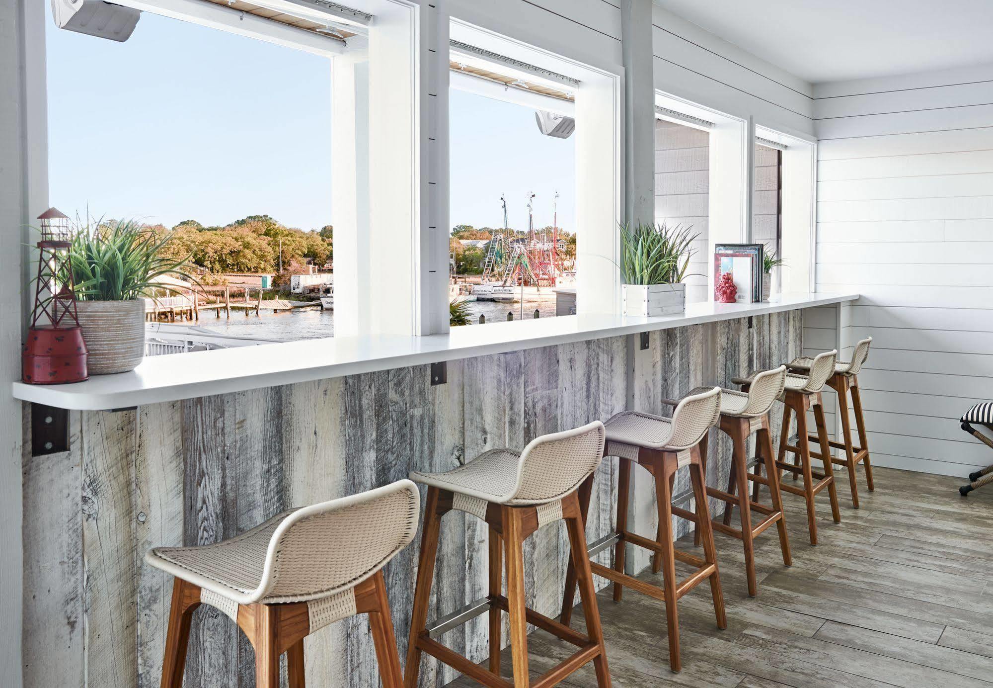 Shem Creek Inn Mount Pleasant Exterior photo